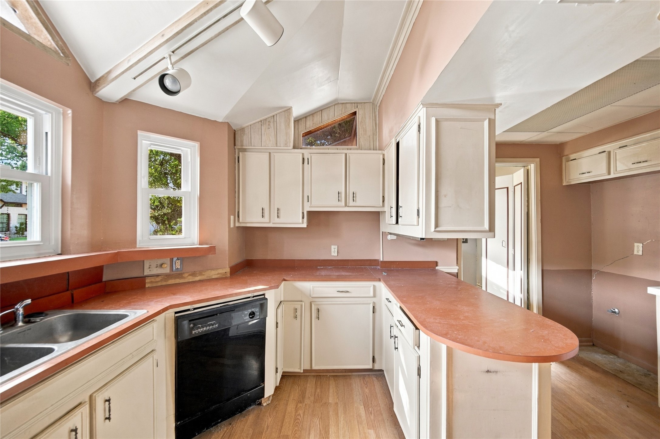 606 Meadow Knoll Drive Property Photo 17
