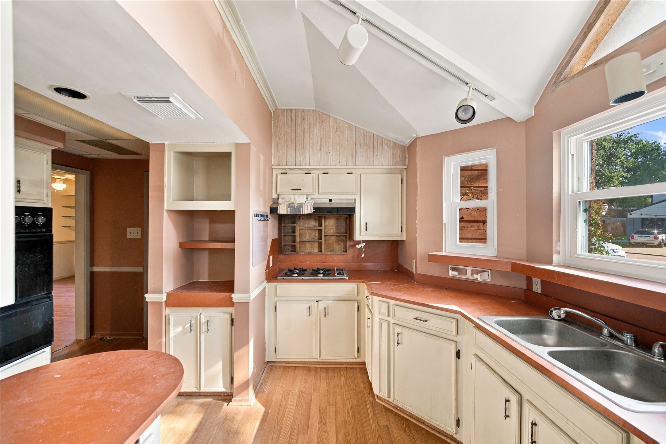 606 Meadow Knoll Drive Property Photo 22