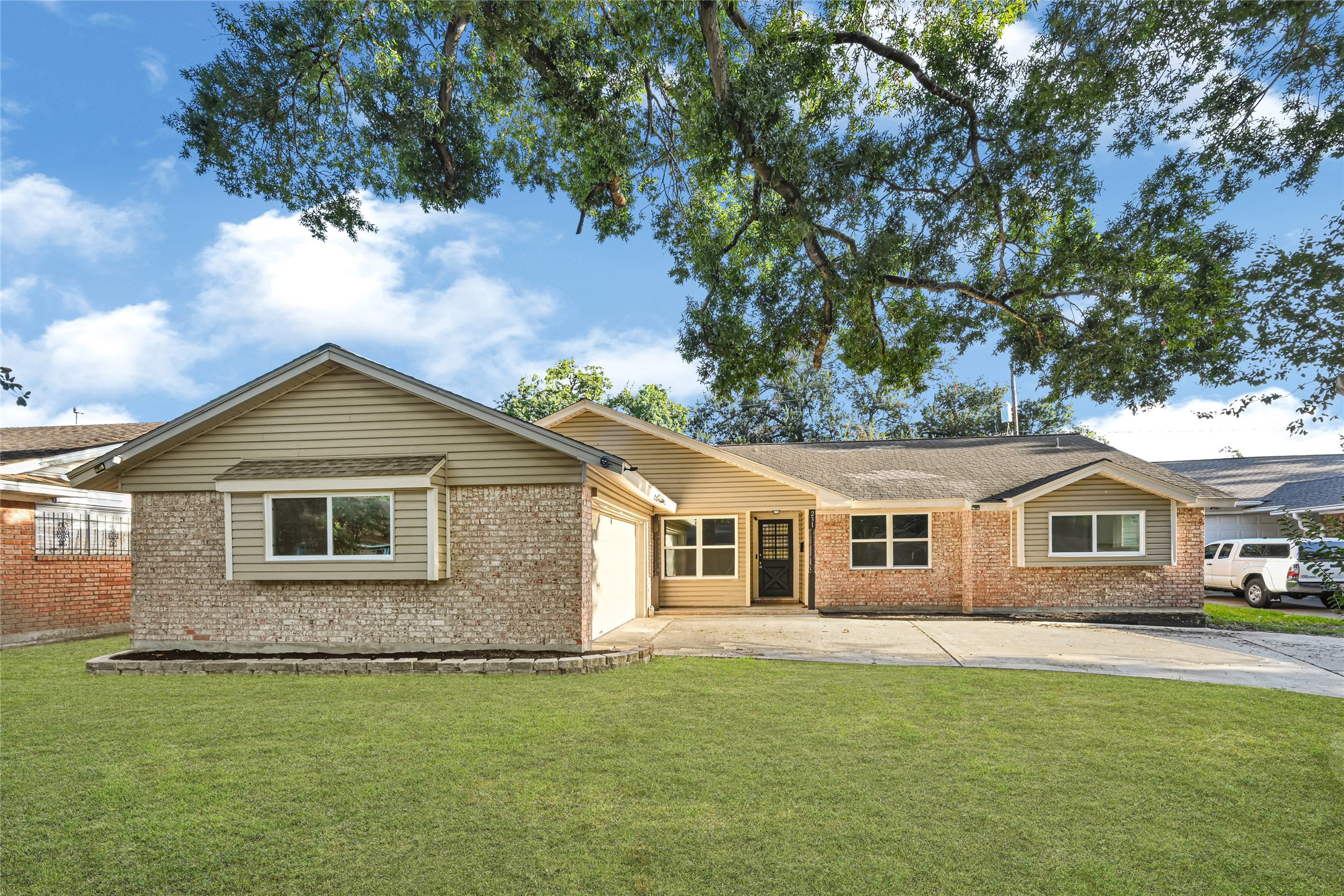 231 Ravenhead Drive Property Photo 1