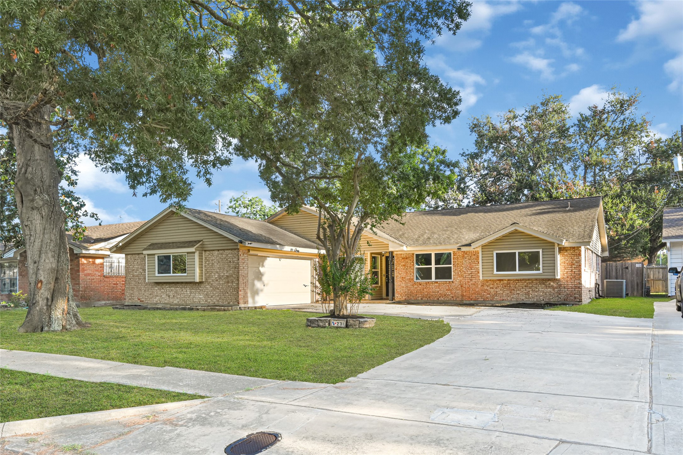 231 Ravenhead Drive Property Photo 2