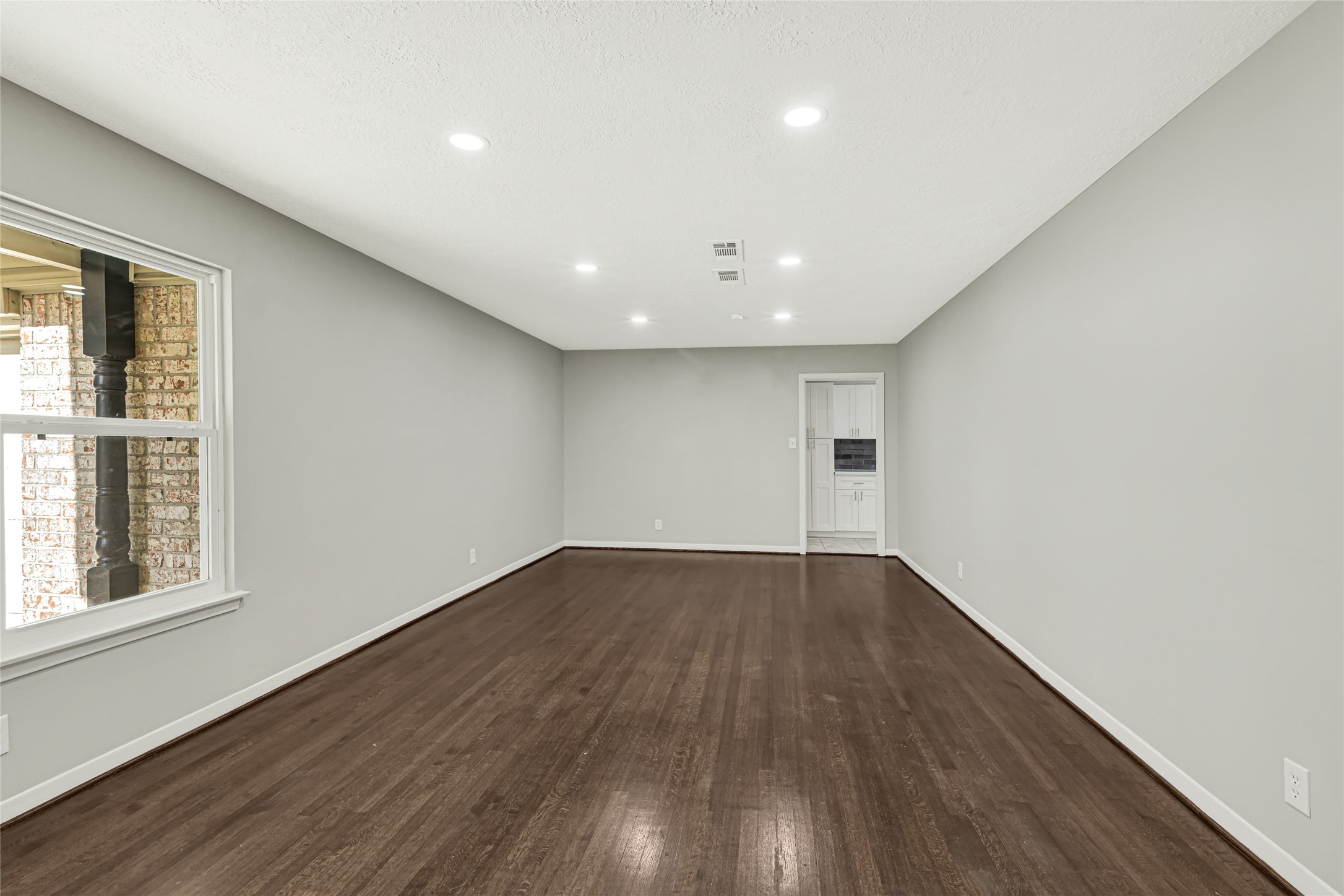 231 Ravenhead Drive Property Photo 6