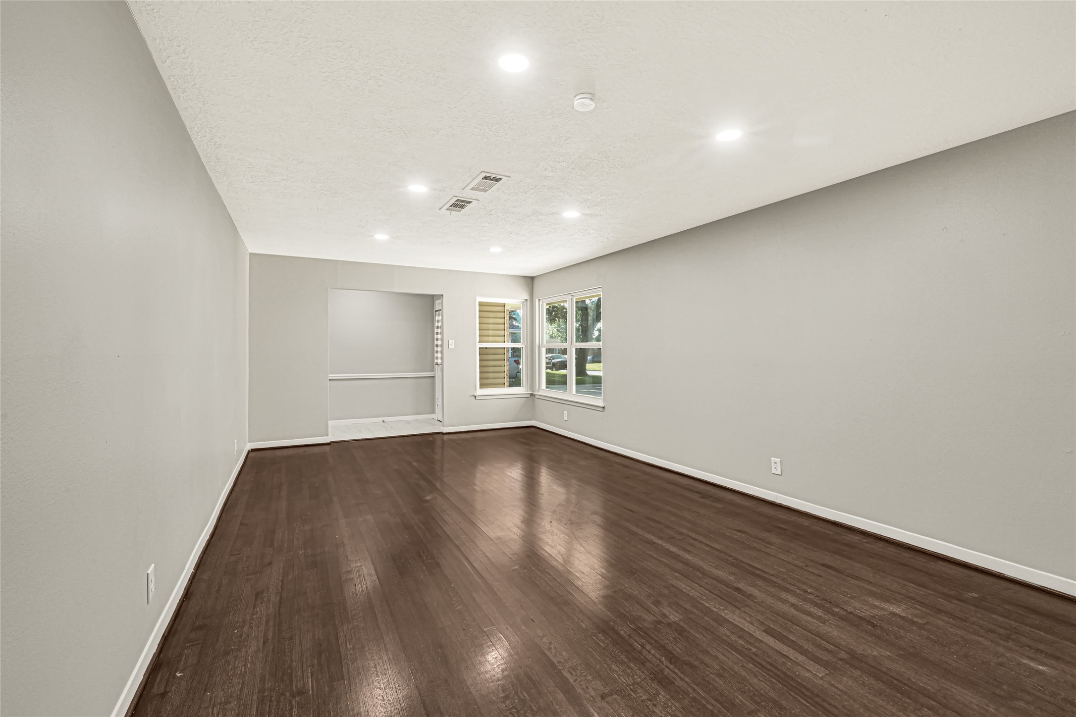 231 Ravenhead Drive Property Photo 7