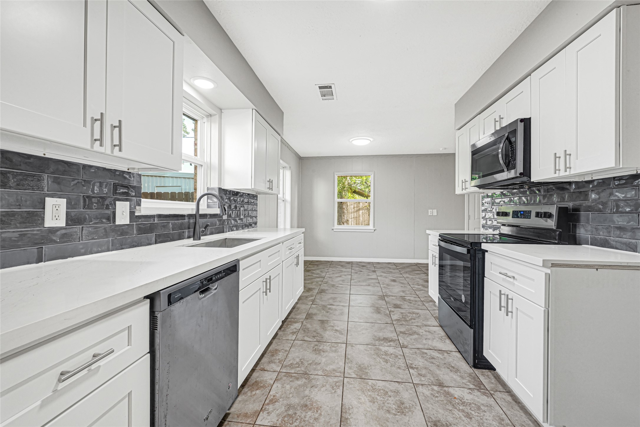 231 Ravenhead Drive Property Photo 13