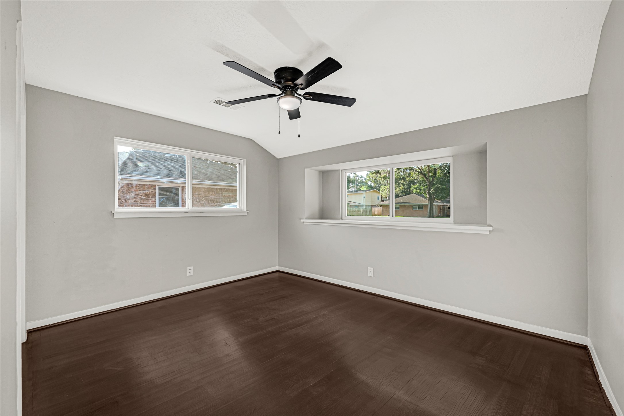 231 Ravenhead Drive Property Photo 18