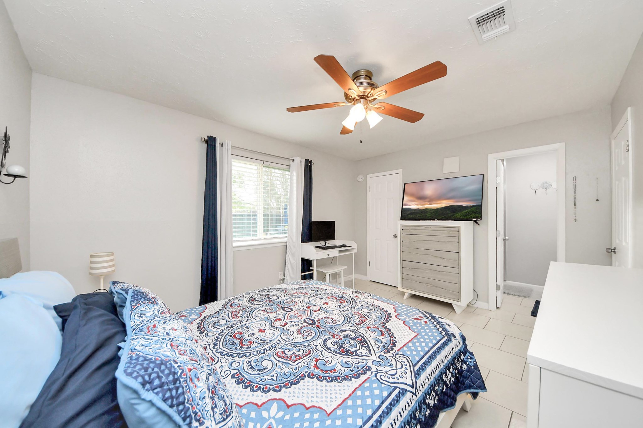 10203 Hollow Canyon Drive Property Photo 15