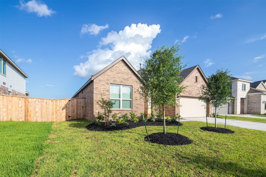2515 Olivine Stone Drive Property Photo 2