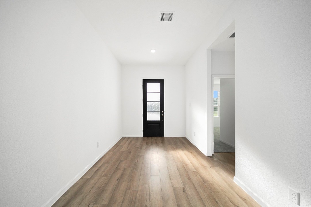 2515 Olivine Stone Drive Property Photo 4