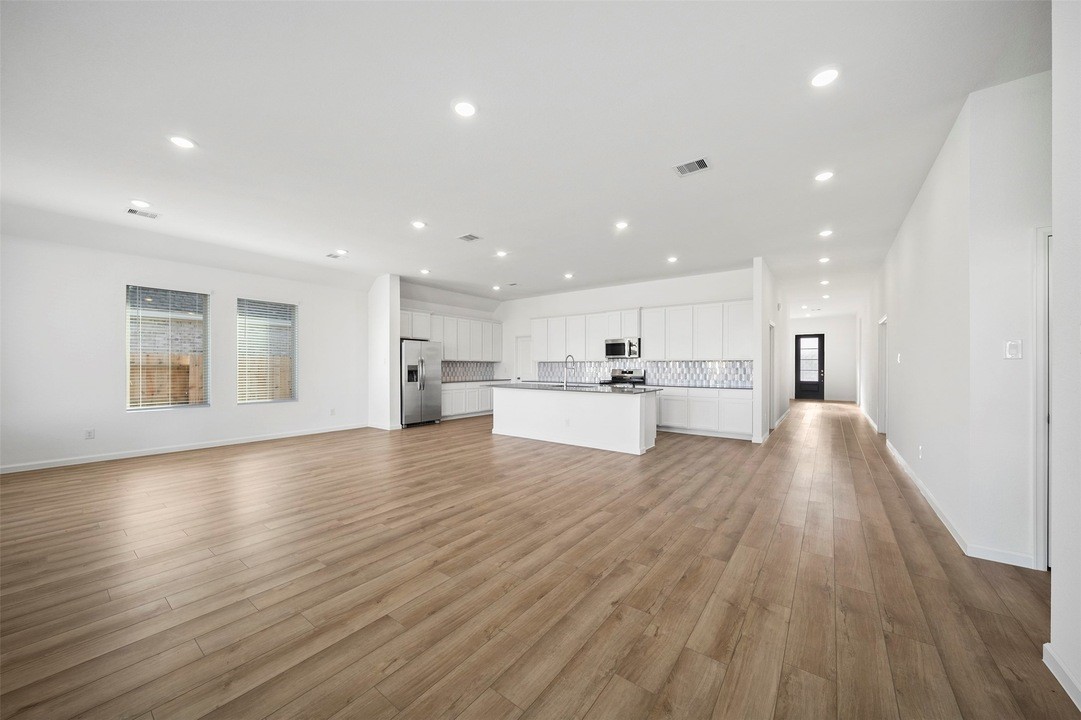 2515 Olivine Stone Drive Property Photo 10