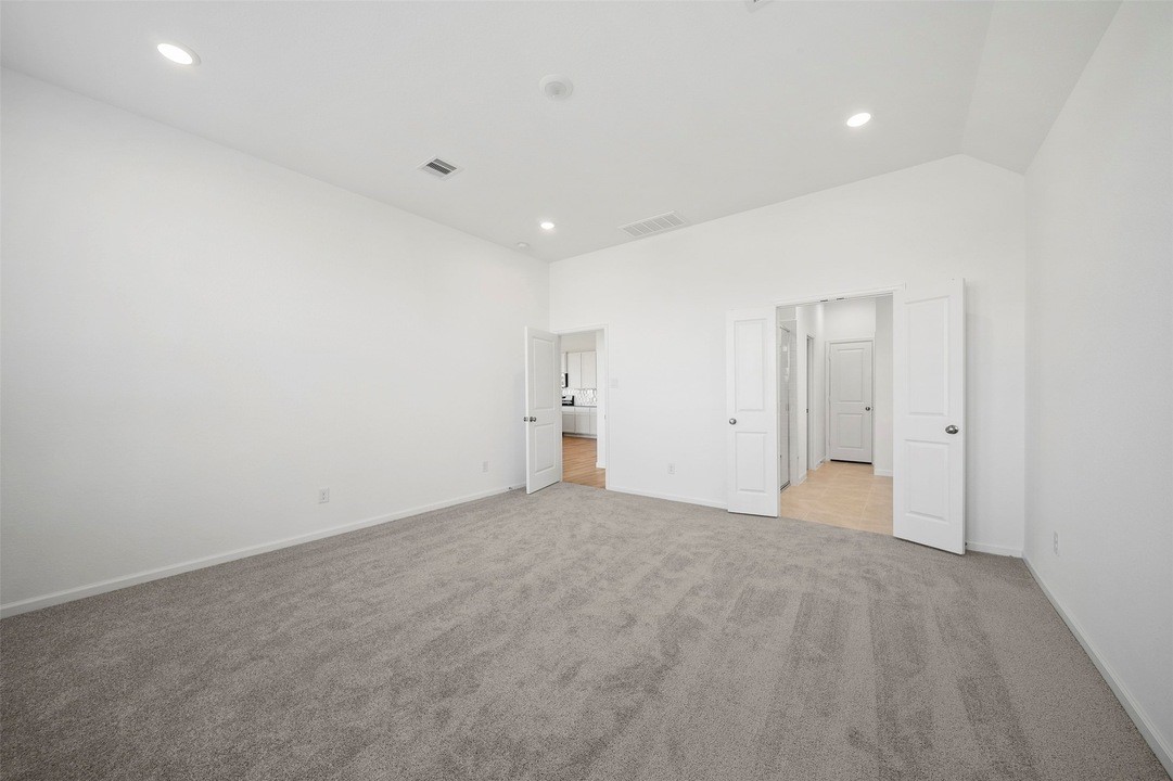 2515 Olivine Stone Drive Property Photo 13