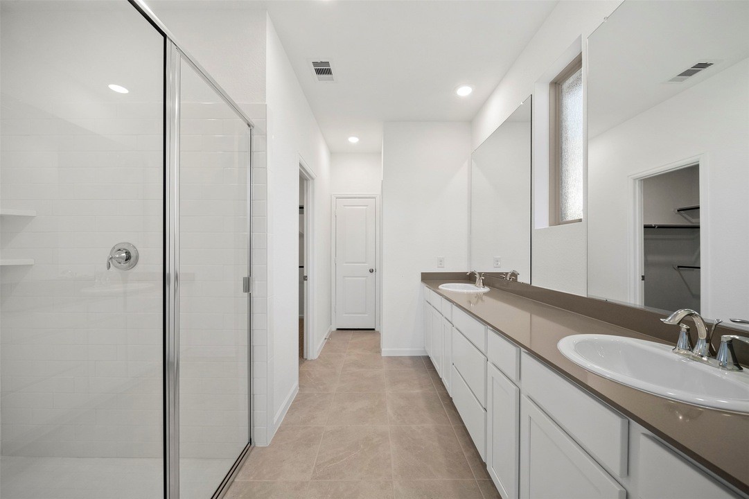 2515 Olivine Stone Drive Property Photo 14