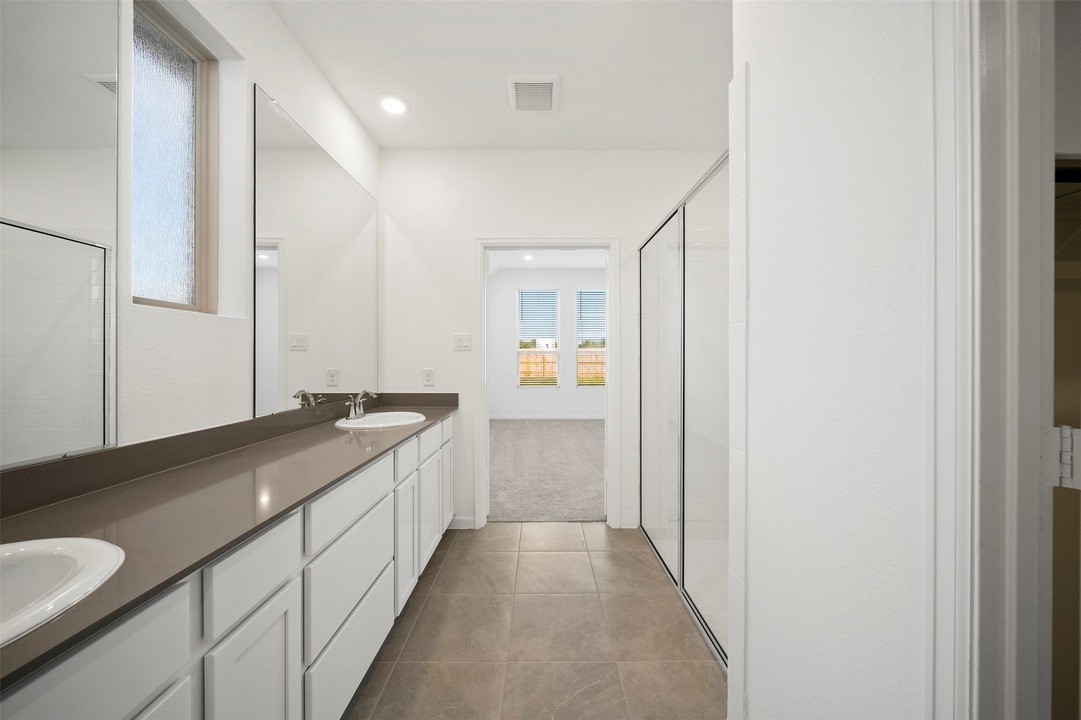 2515 Olivine Stone Drive Property Photo 15