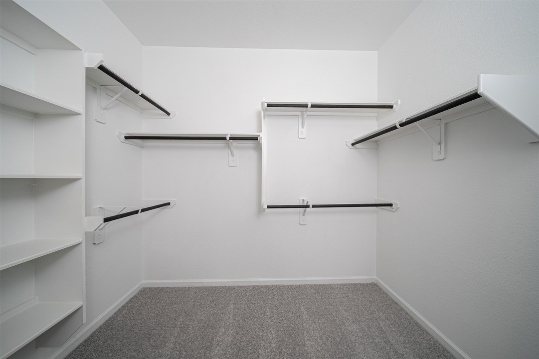 2515 Olivine Stone Drive Property Photo 16