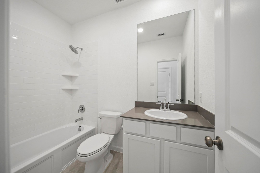 2515 Olivine Stone Drive Property Photo 20