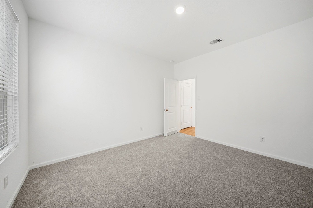 2515 Olivine Stone Drive Property Photo 24