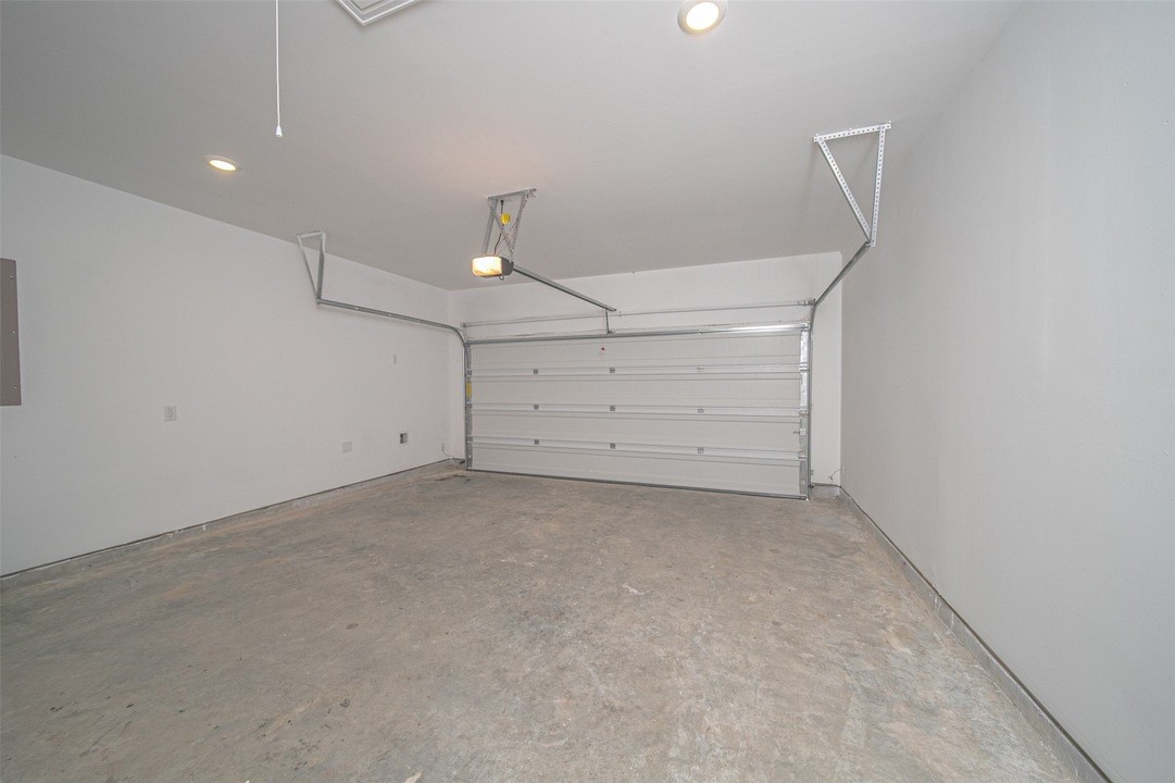 2515 Olivine Stone Drive Property Photo 27