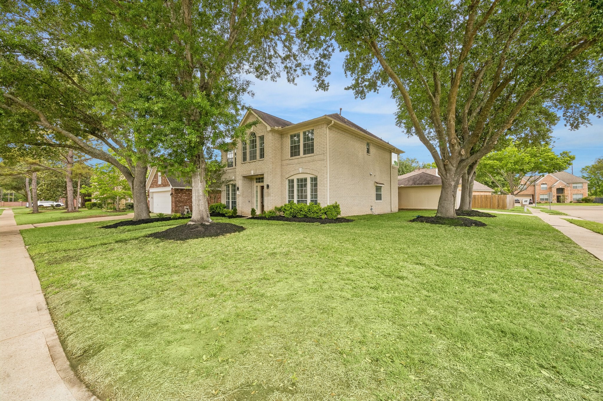 18502 Mill Path Court Property Photo 5
