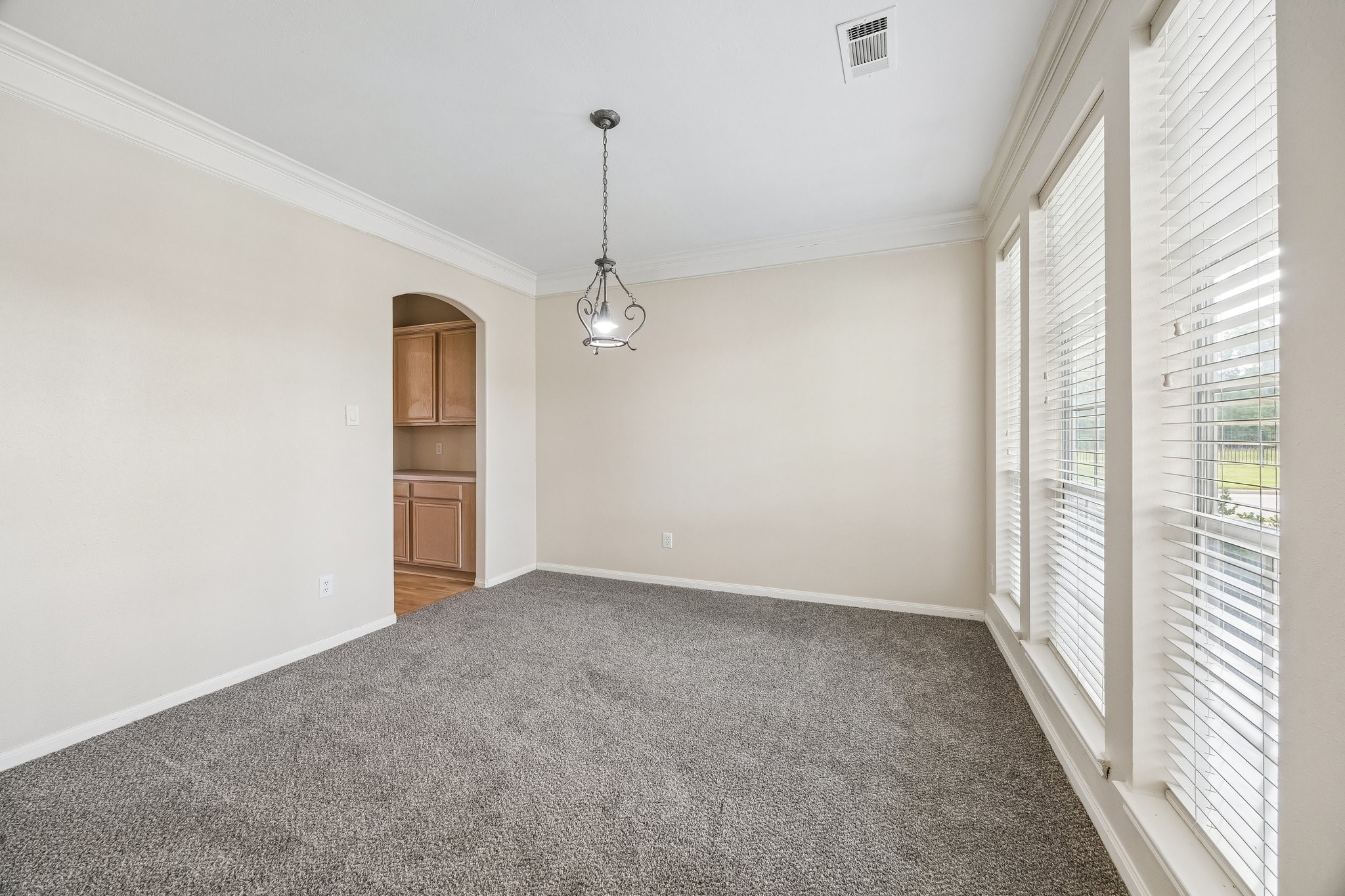 18502 Mill Path Court Property Photo 10