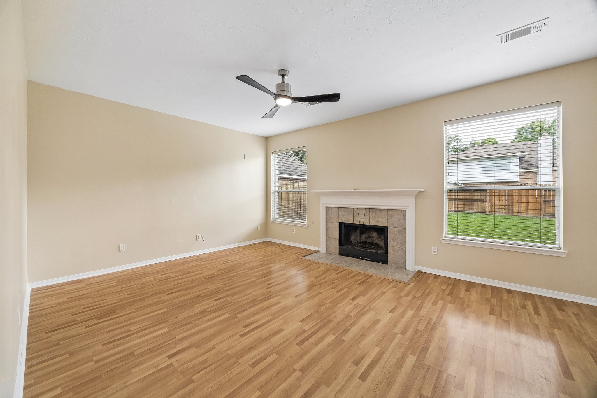 18502 Mill Path Court Property Photo 12