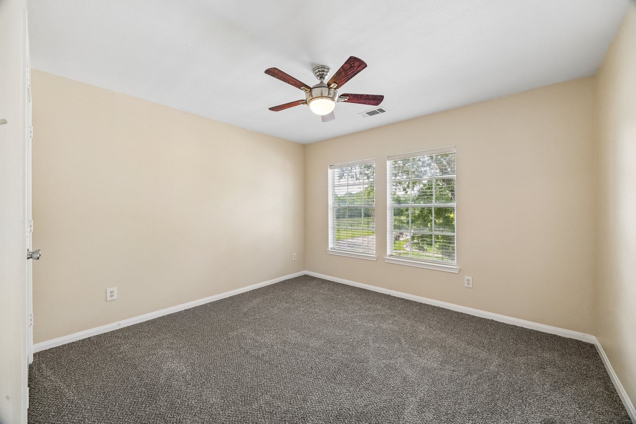 18502 Mill Path Court Property Photo 26