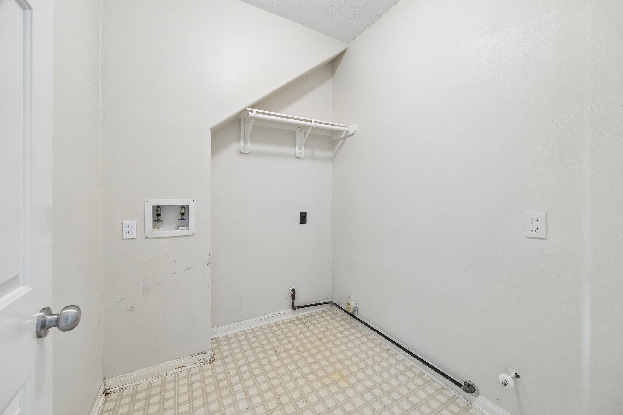 18502 Mill Path Court Property Photo 27