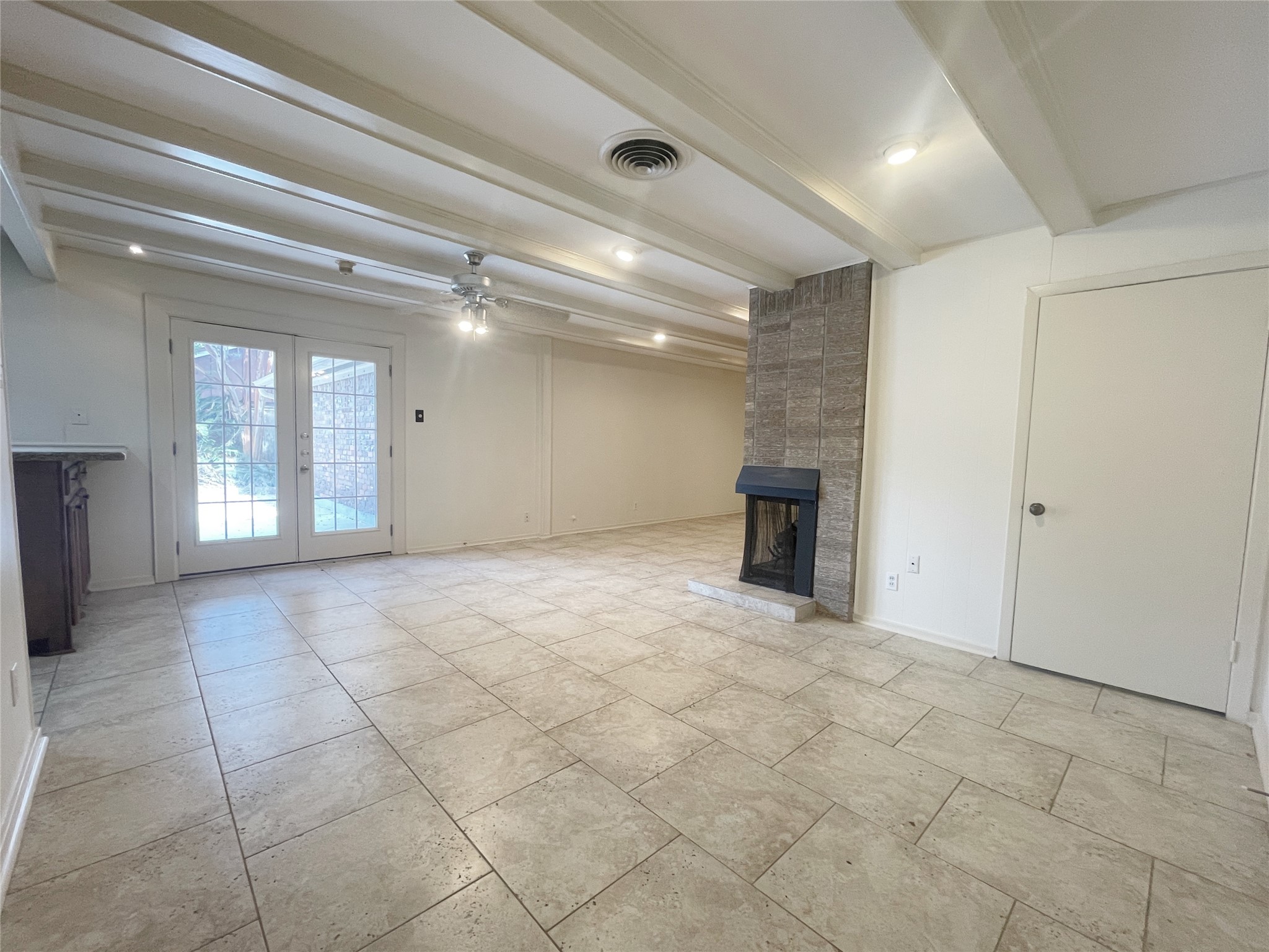 9655 Meadowcroft Drive Property Photo 4