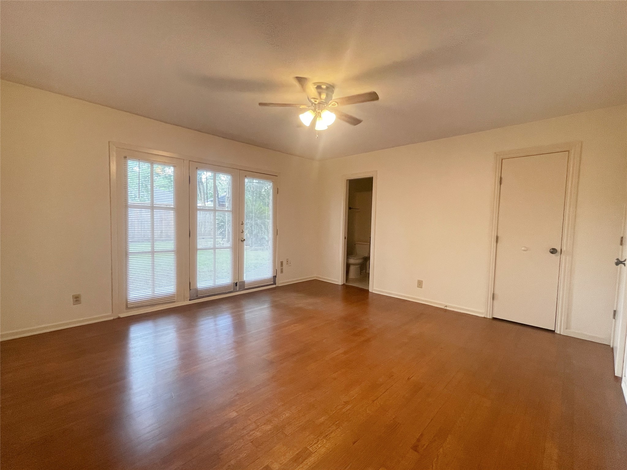 9655 Meadowcroft Drive Property Photo 9