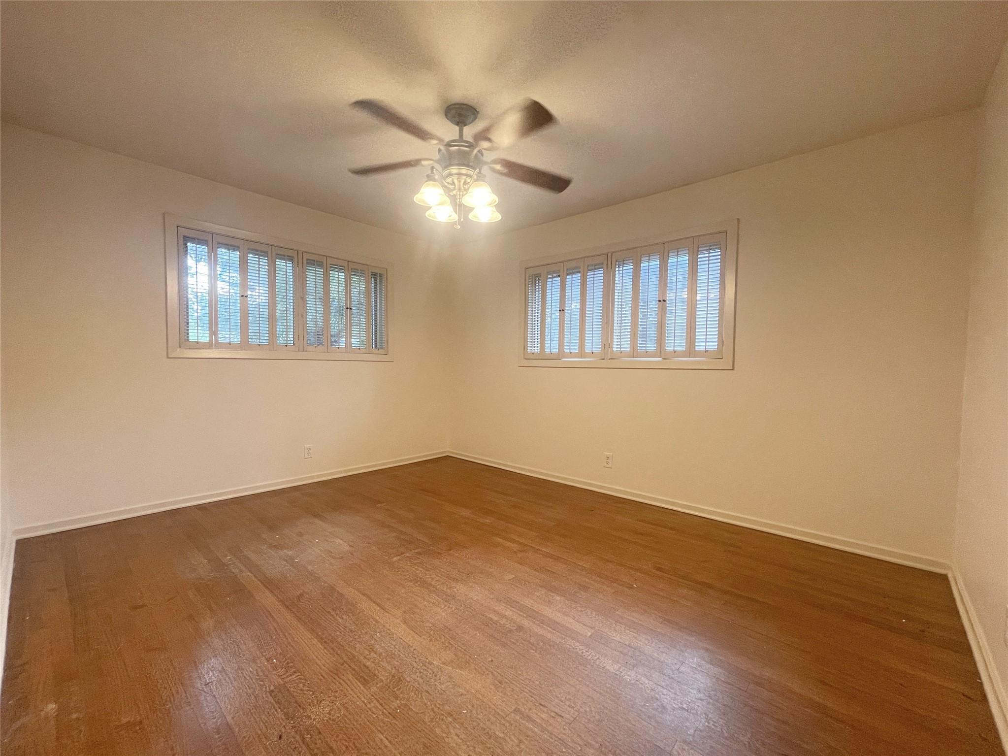 9655 Meadowcroft Drive Property Photo 14