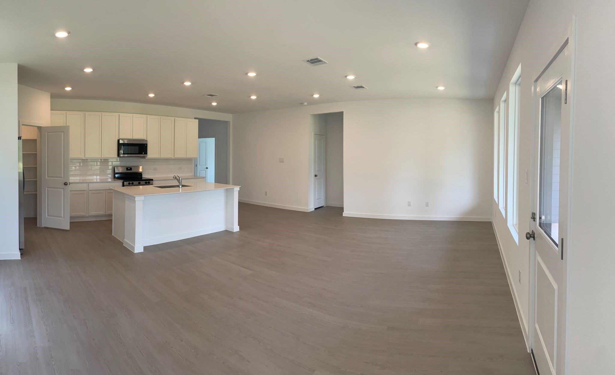 545 Shoreview Drive Property Photo 8