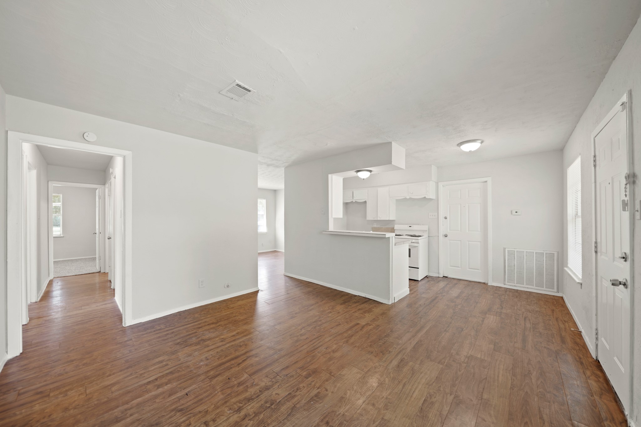 306 Pear Street Property Photo 3