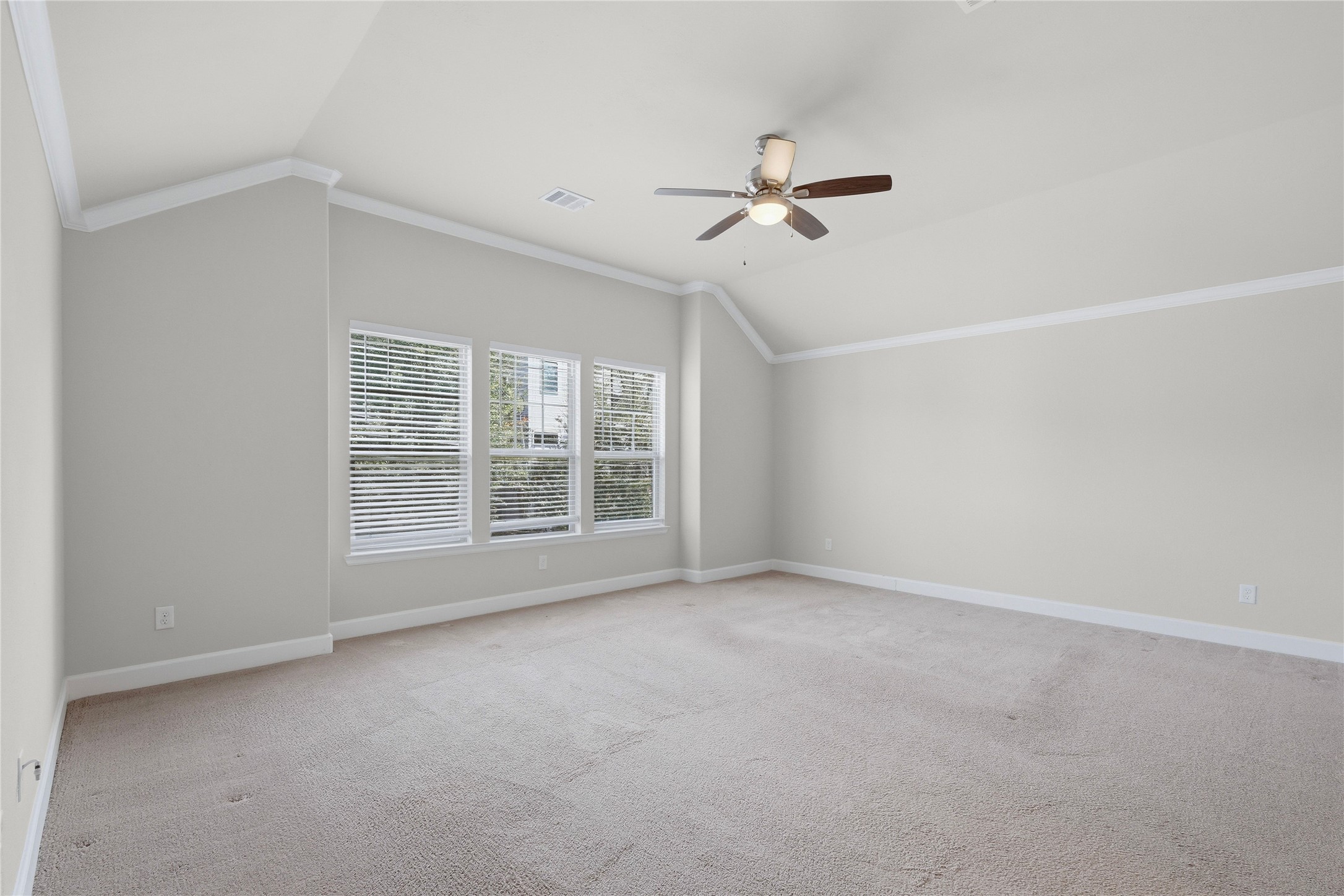 6011 Truro Street B Property Photo 16