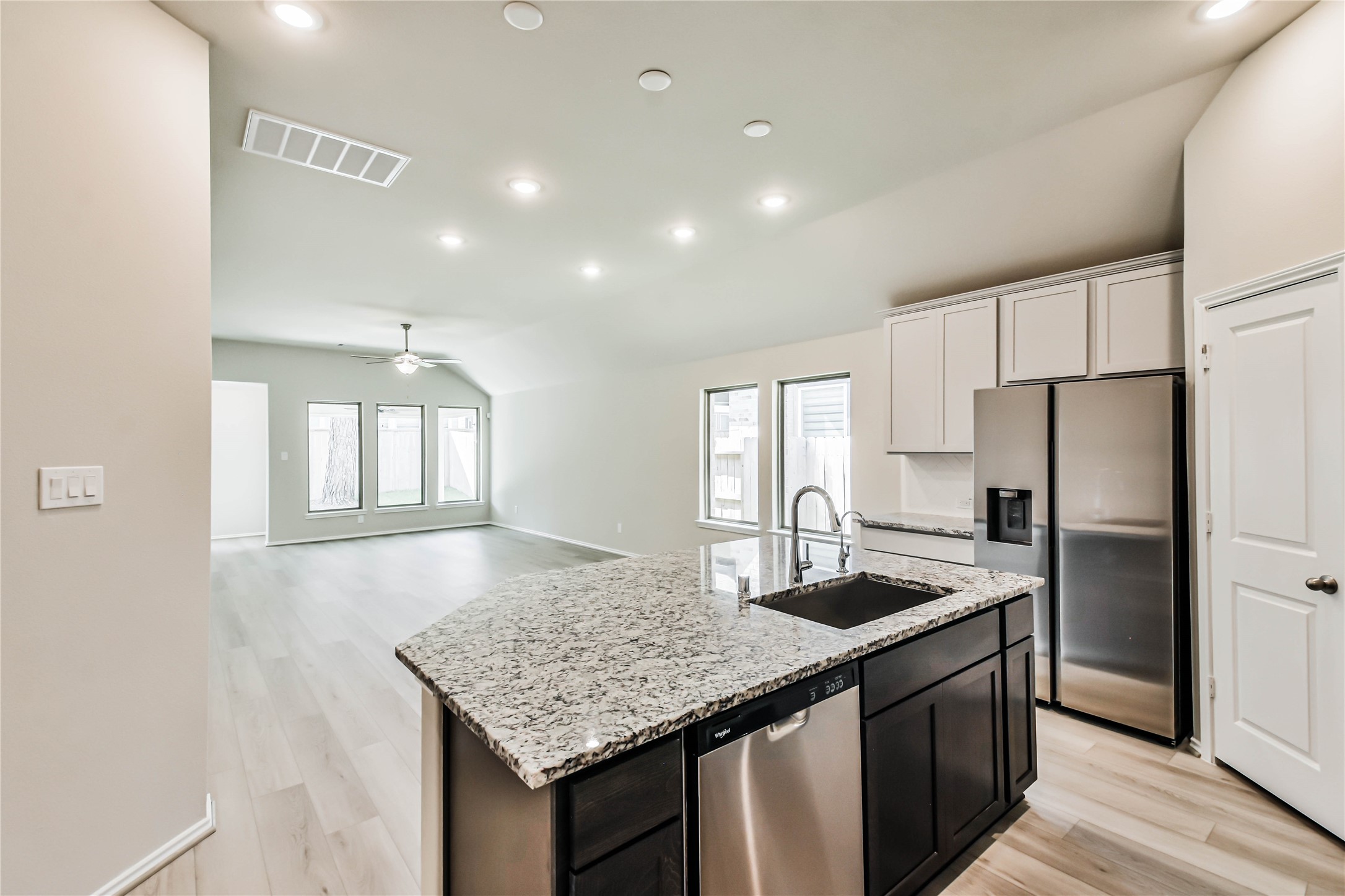 558 Sand Branch Property Photo 8
