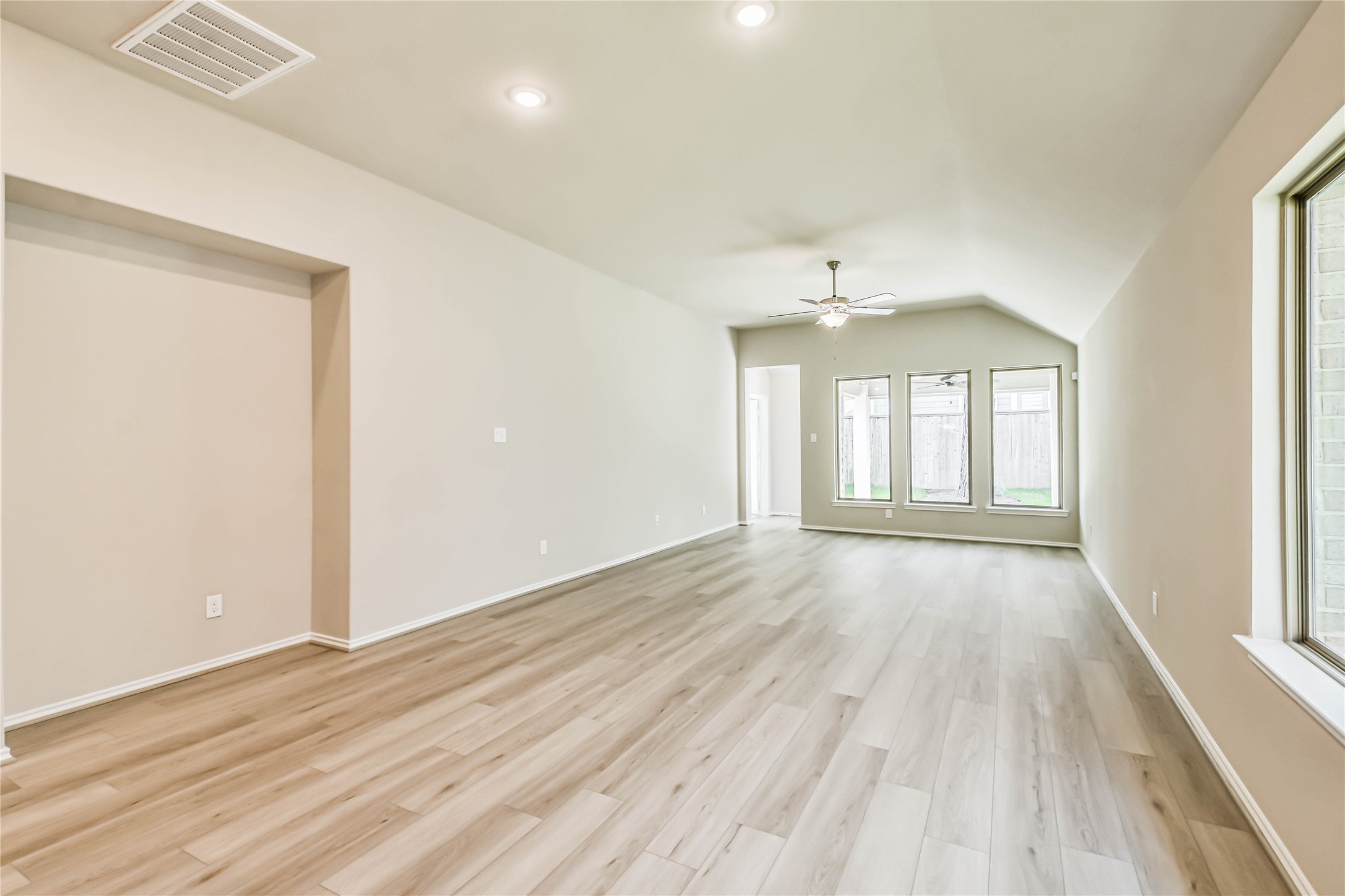 558 Sand Branch Property Photo 13