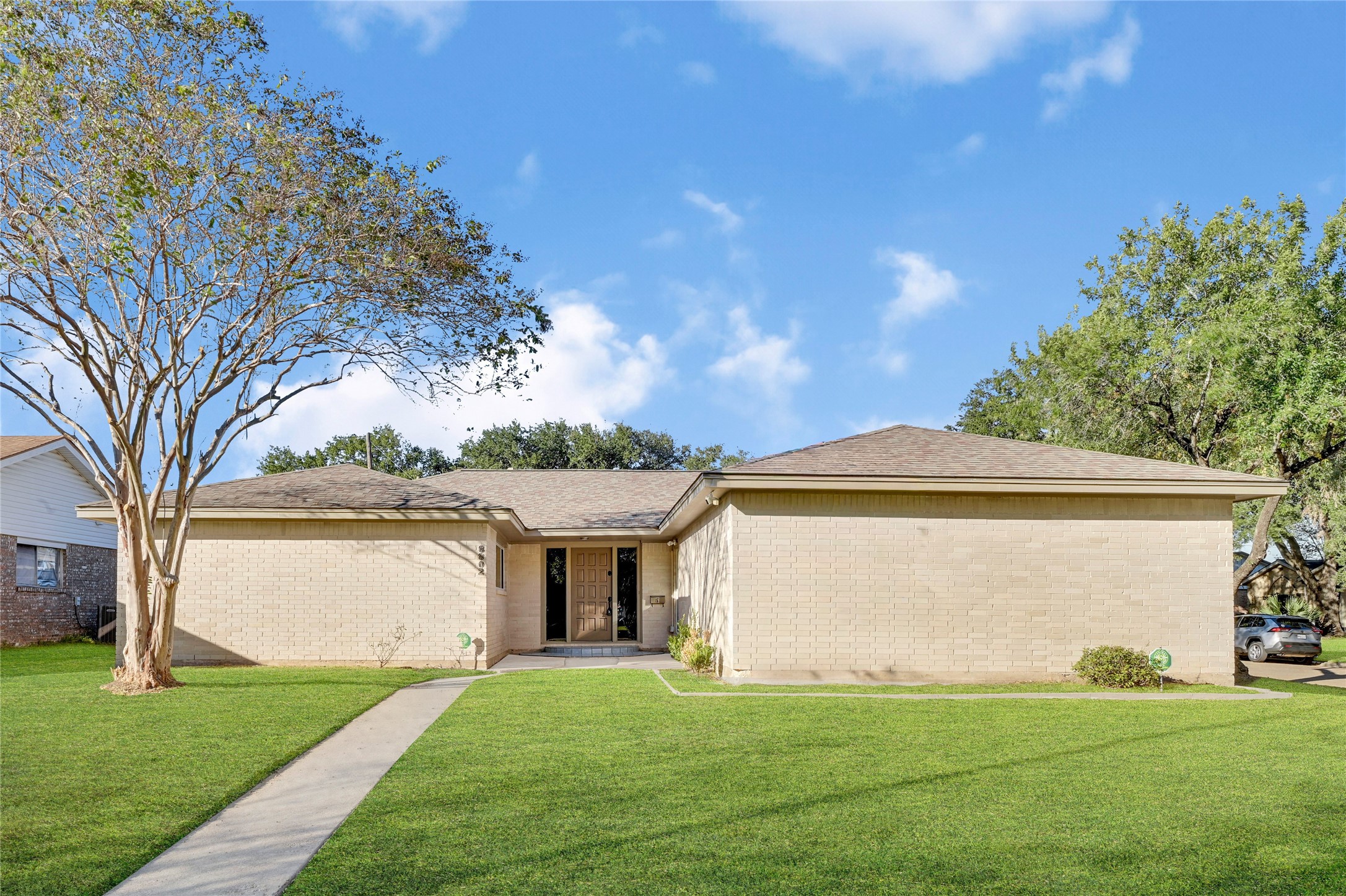 8802 Tanager Street Property Photo 1