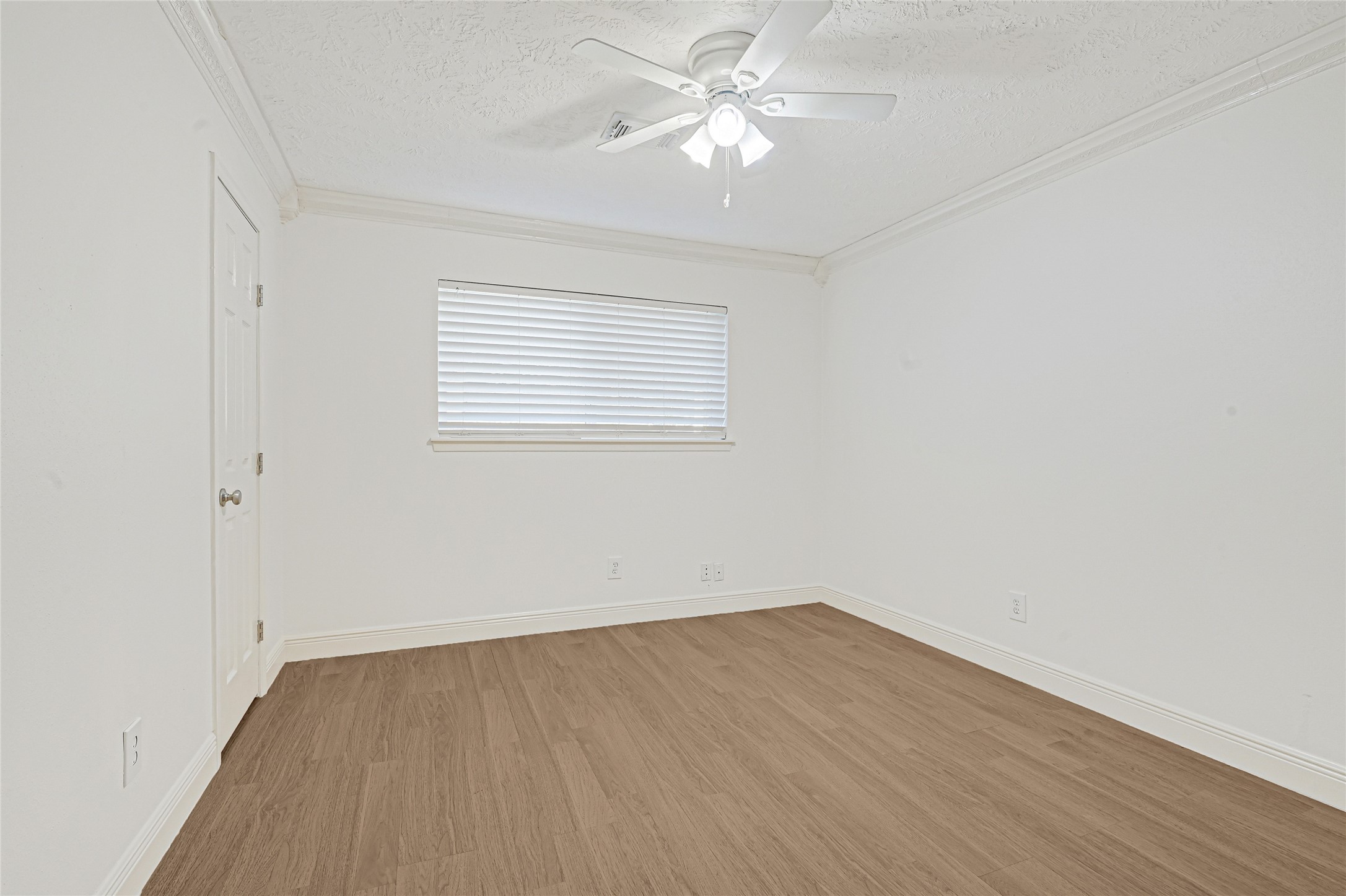 8802 Tanager Street Property Photo 17