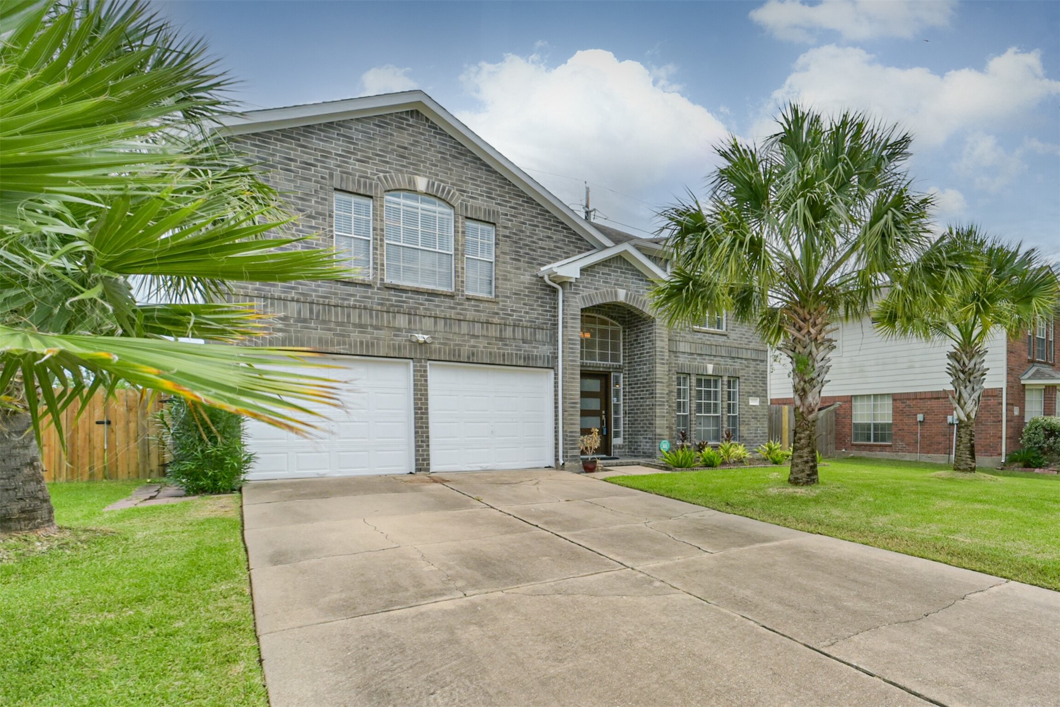3207 Leila Oaks Drive Property Photo 2