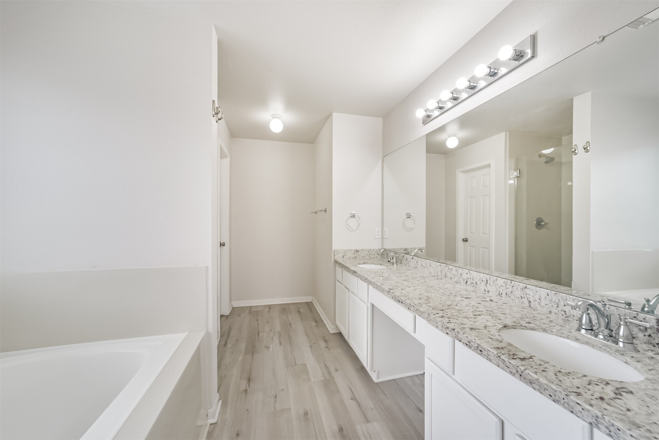 3207 Leila Oaks Drive Property Photo 17