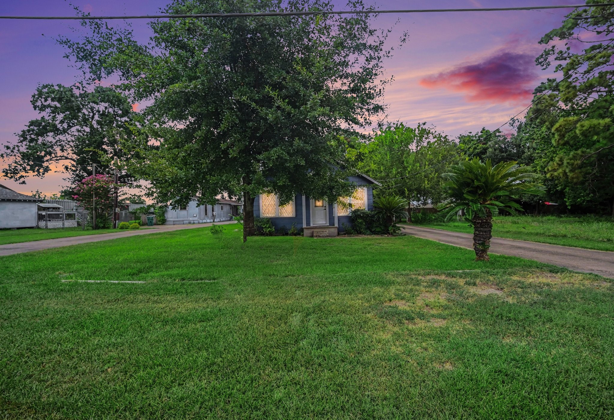 4810 Holly Ave Property Photo 1