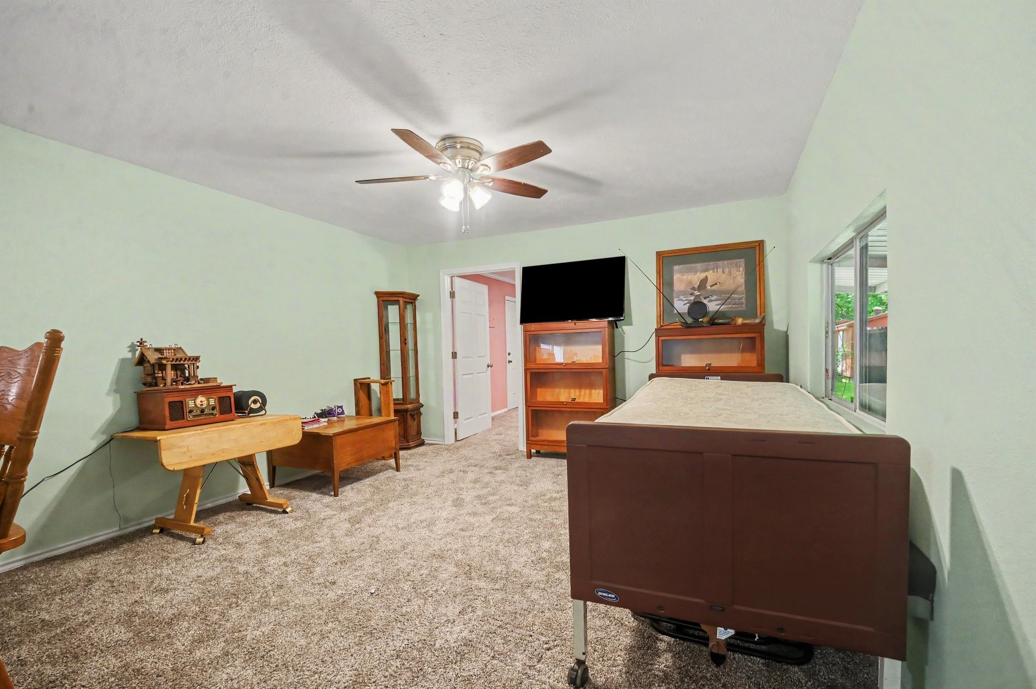 4810 Holly Ave Property Photo 9