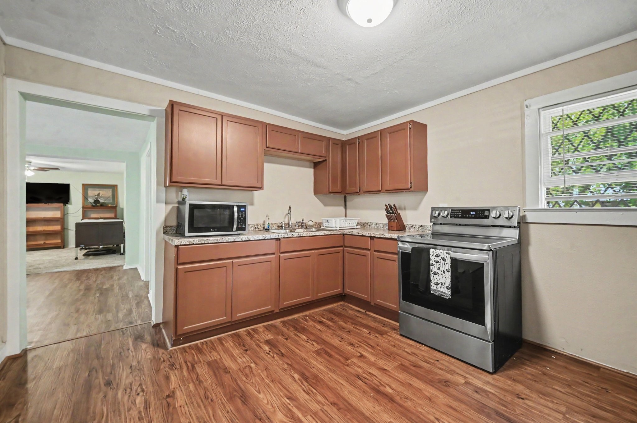 4810 Holly Ave Property Photo 10