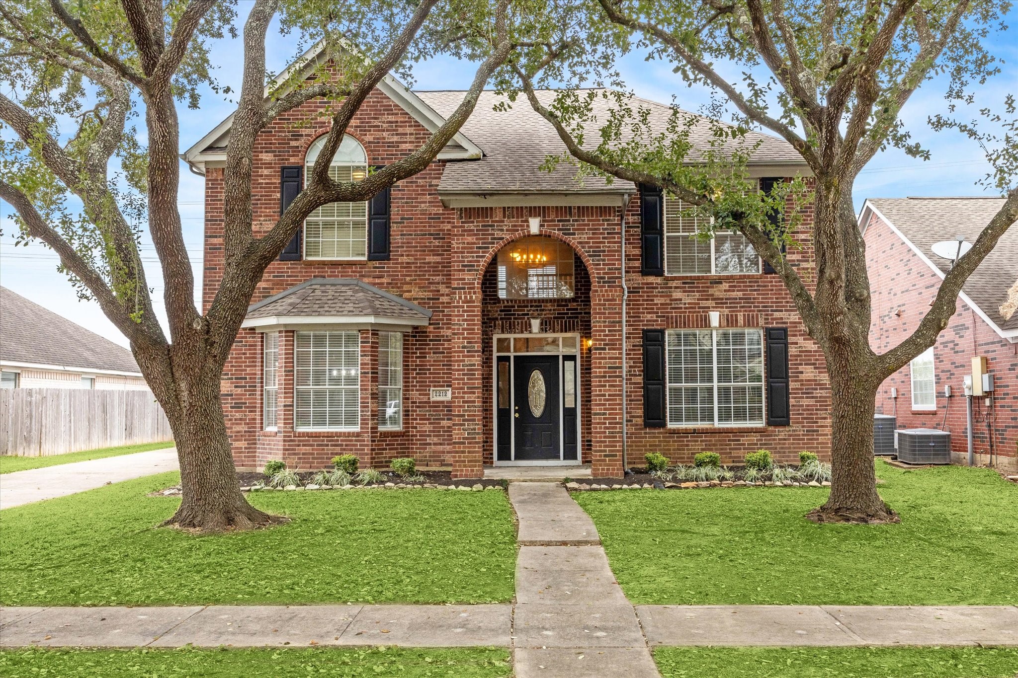 2212 Golden Sails Drive Property Photo 1