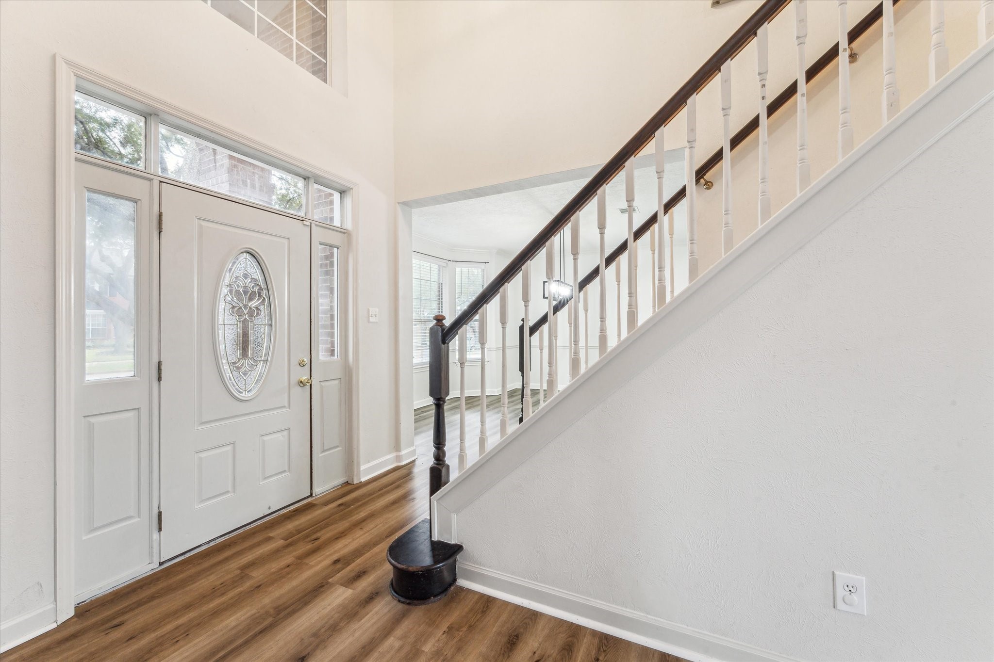 2212 Golden Sails Drive Property Photo 5