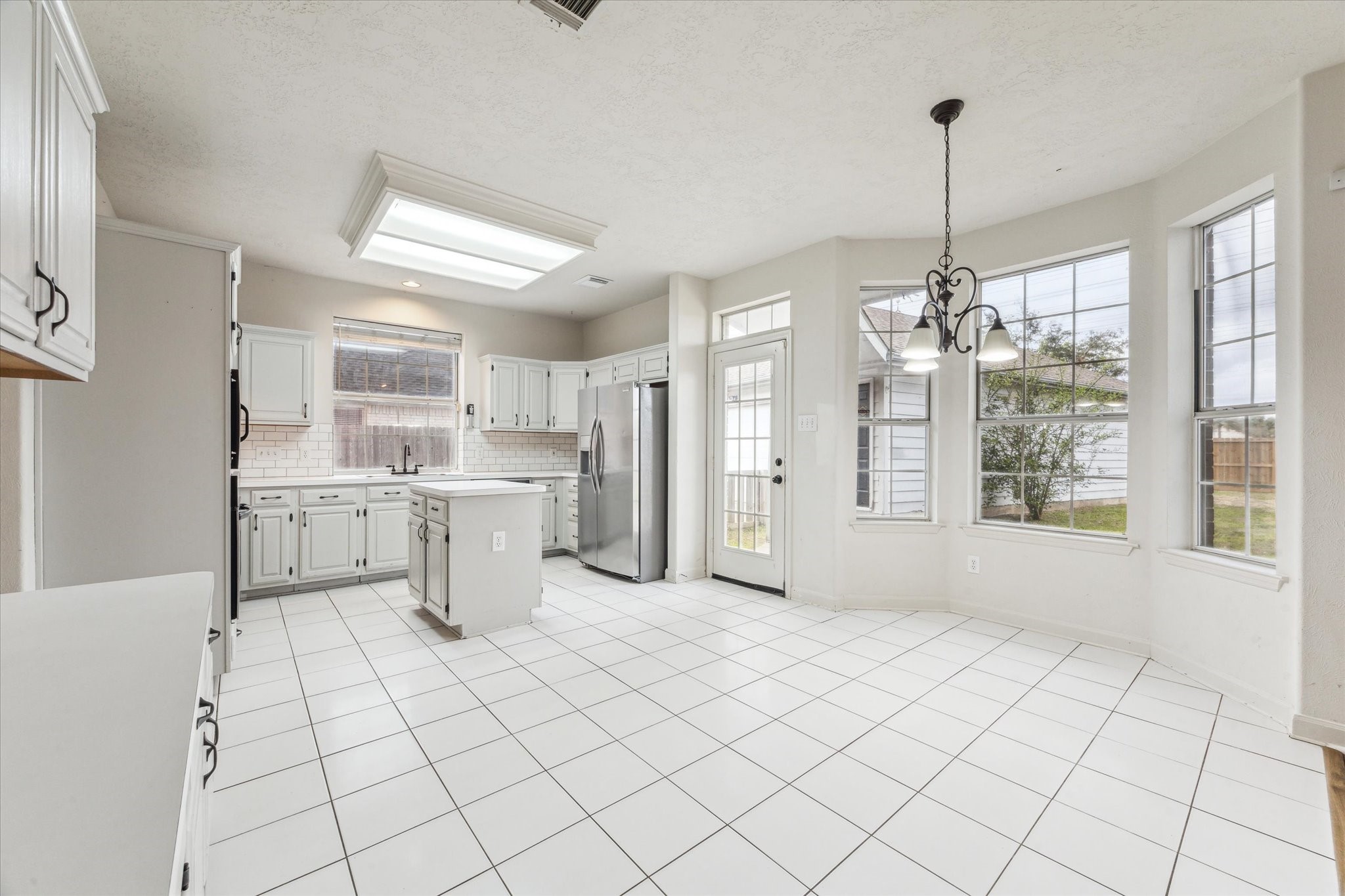 2212 Golden Sails Drive Property Photo 14