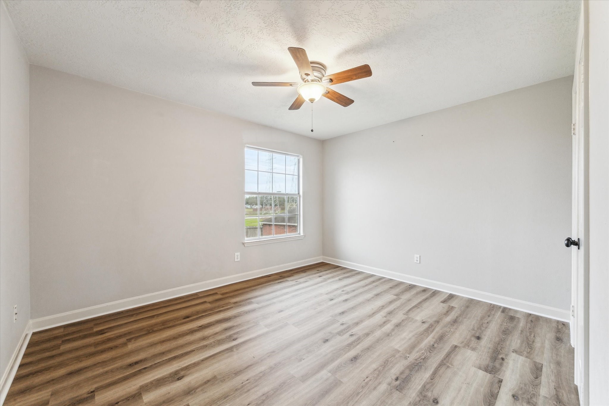 2212 Golden Sails Drive Property Photo 21