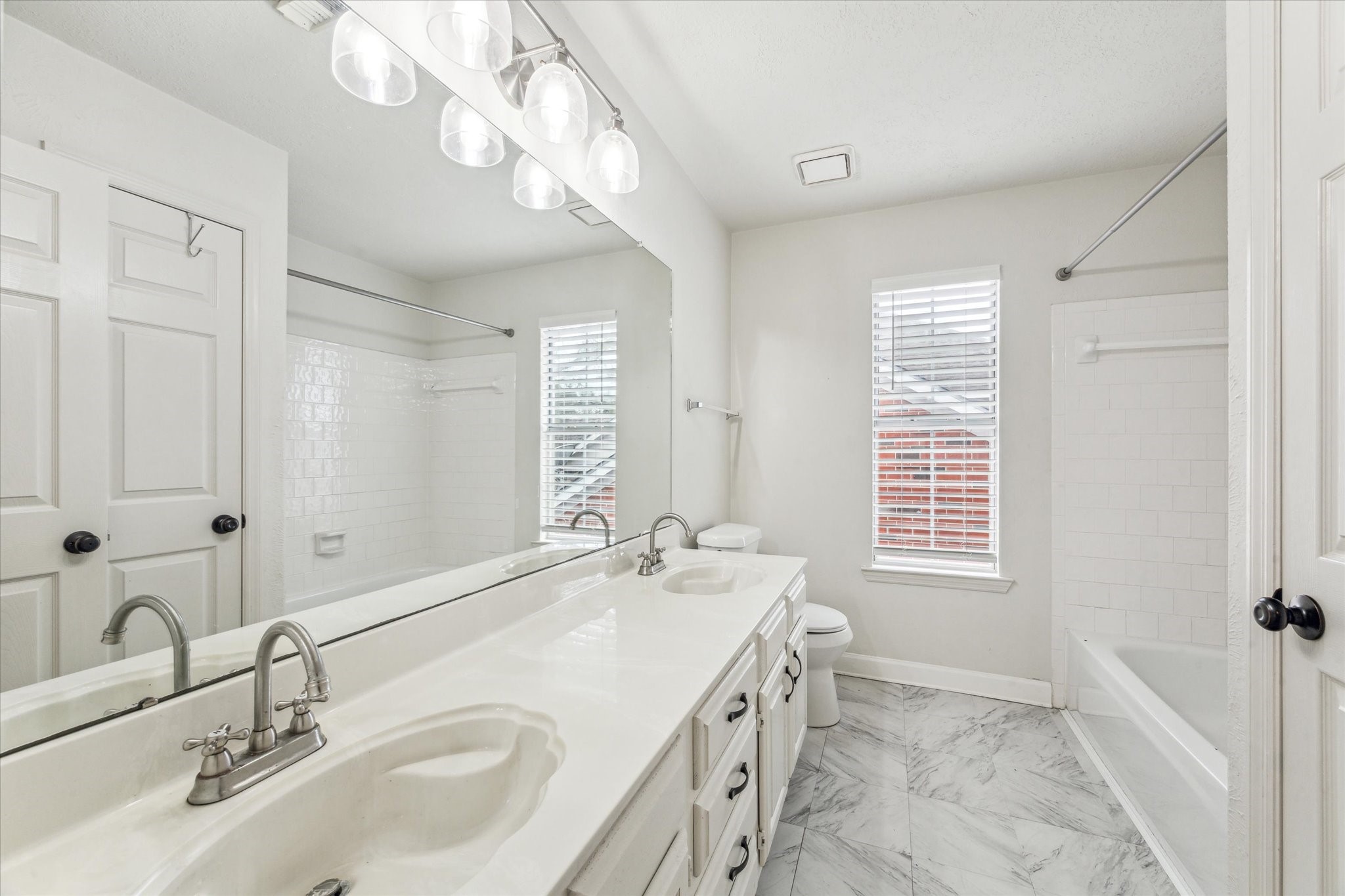 2212 Golden Sails Drive Property Photo 23