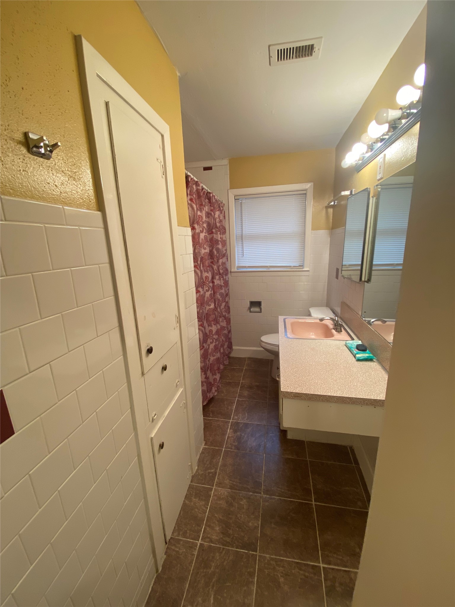 2504 Pennington Street Property Photo 7
