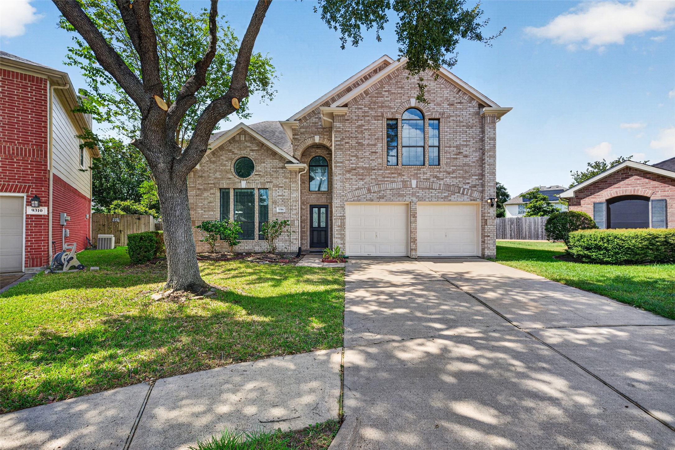 9306 Eaglewood Shadow Court Property Photo 1
