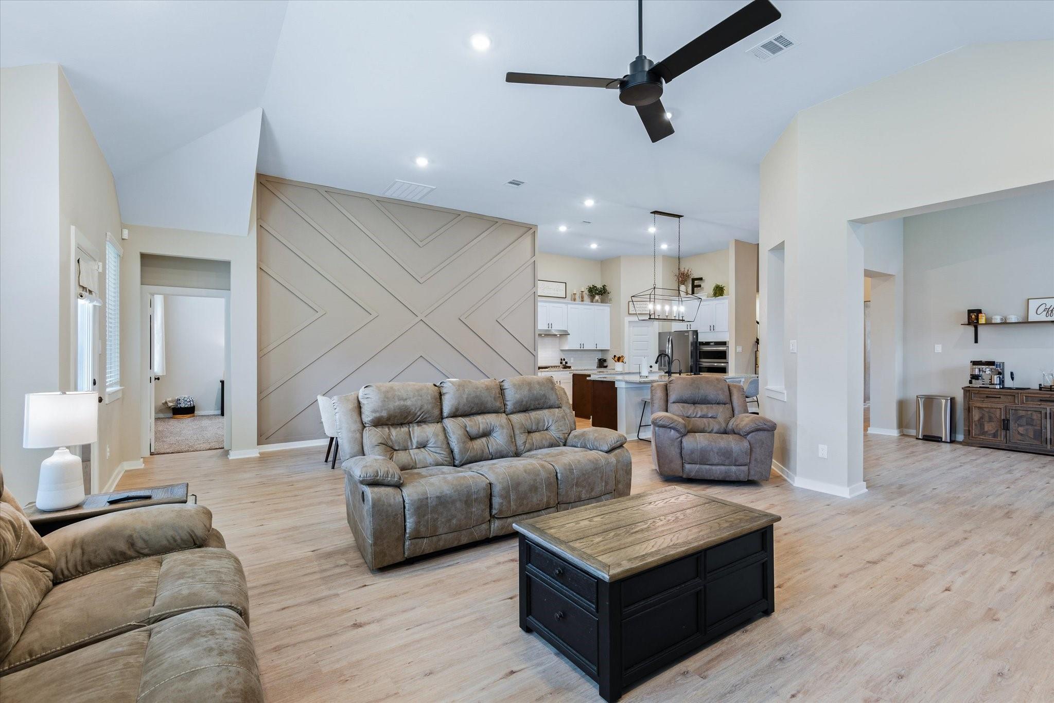 456 Lake Line Drive, Alvin Tx 77511 Property Photo 8