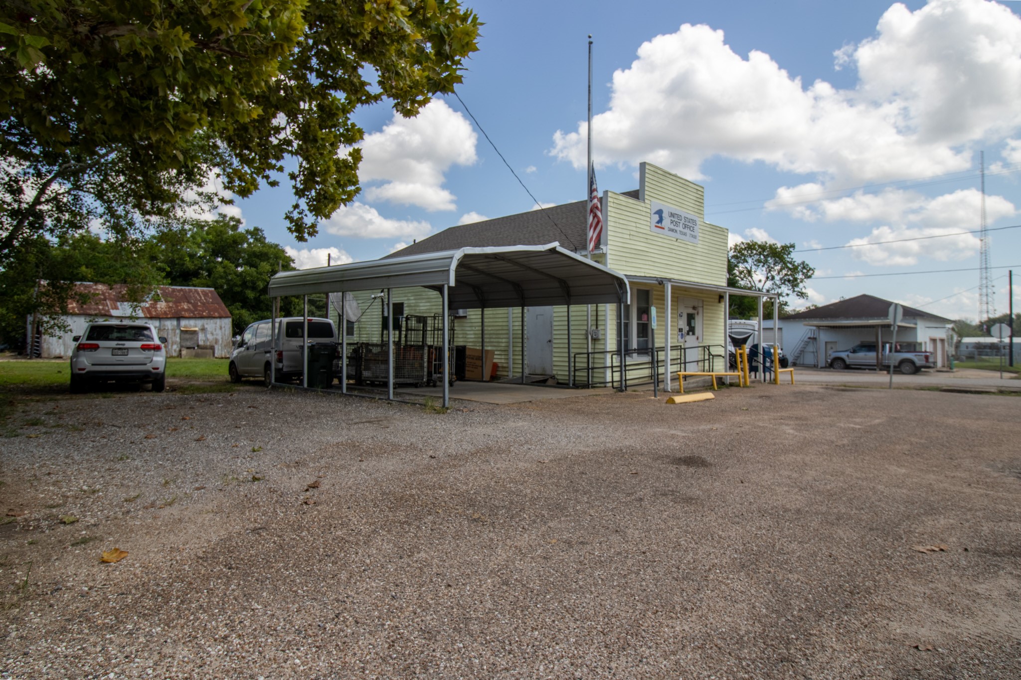 502 Mulcahy Street Property Photo 4