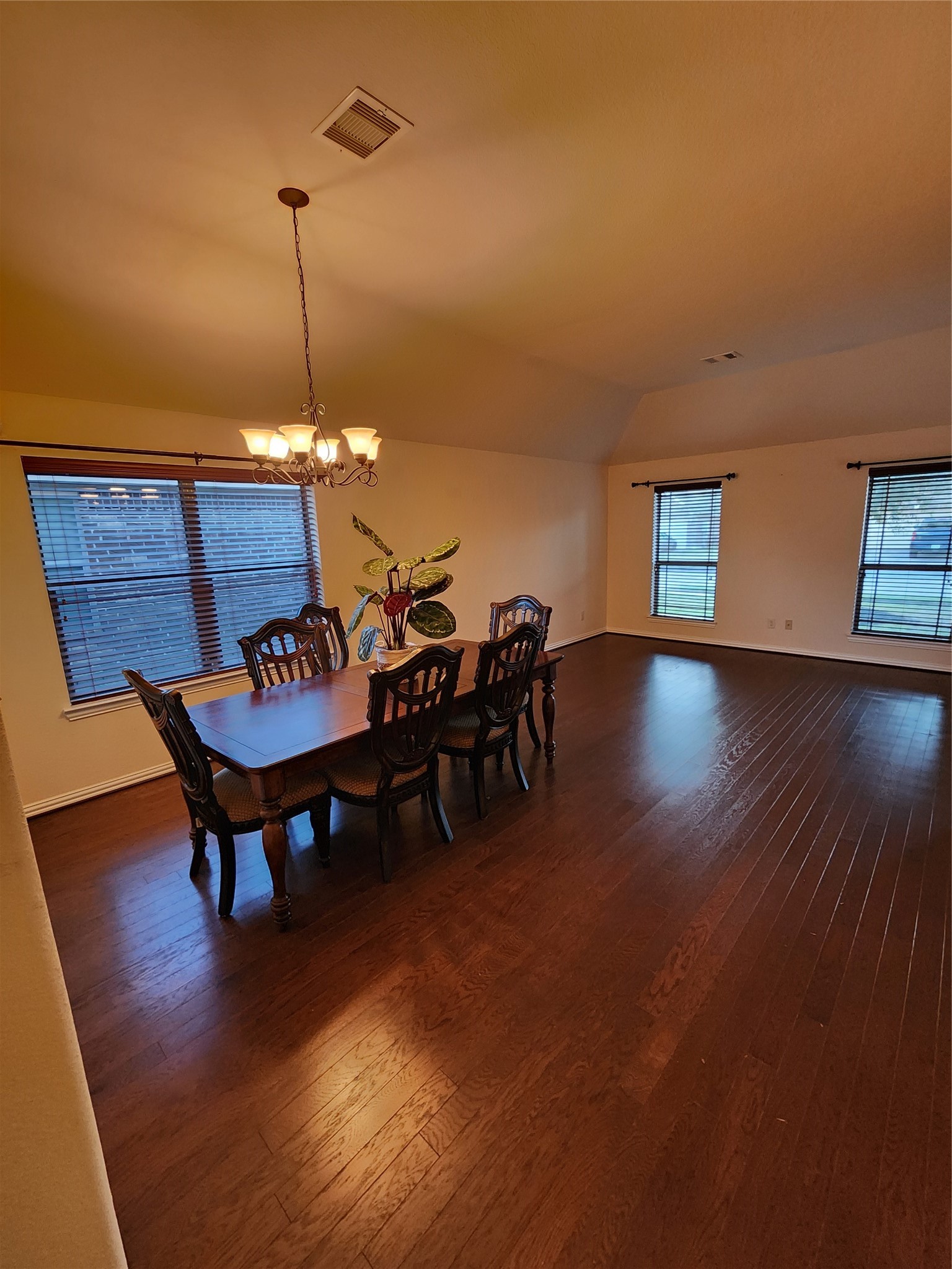 4713 E Meadow Drive Property Photo 4