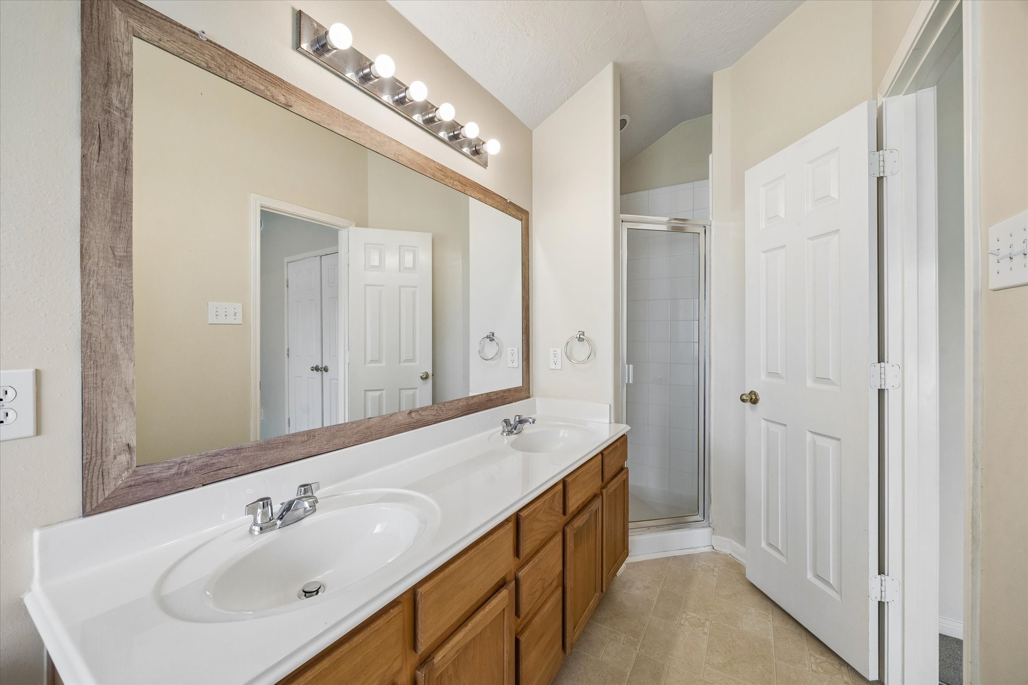 8022 Indian Desert Drive Property Photo 13